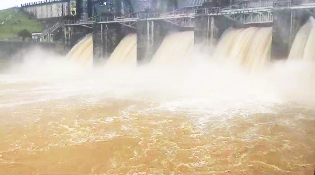 सोंढूर बांध का गेट खुला, छोड़ा जा रहा 26 सौ क्यूसेक पानी