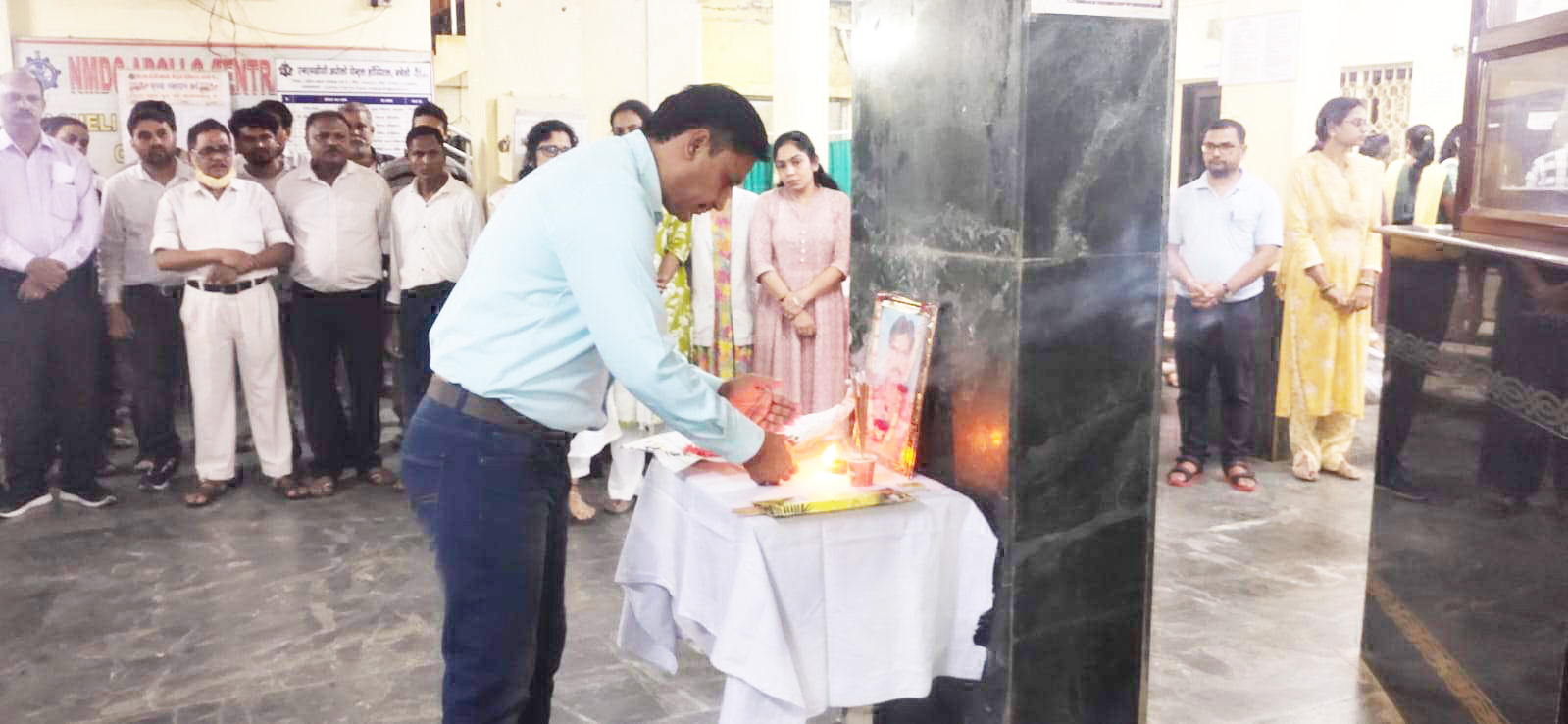 अपोलो के वार्ड अटेंडेंट का निधन, अस्पताल प्रशासन ने दी श्रद्धांजलि अपोलो के वार्ड अटेंडेंट का निधन, अस्पताल प्रशासन ने दी श्रद्धांजलि