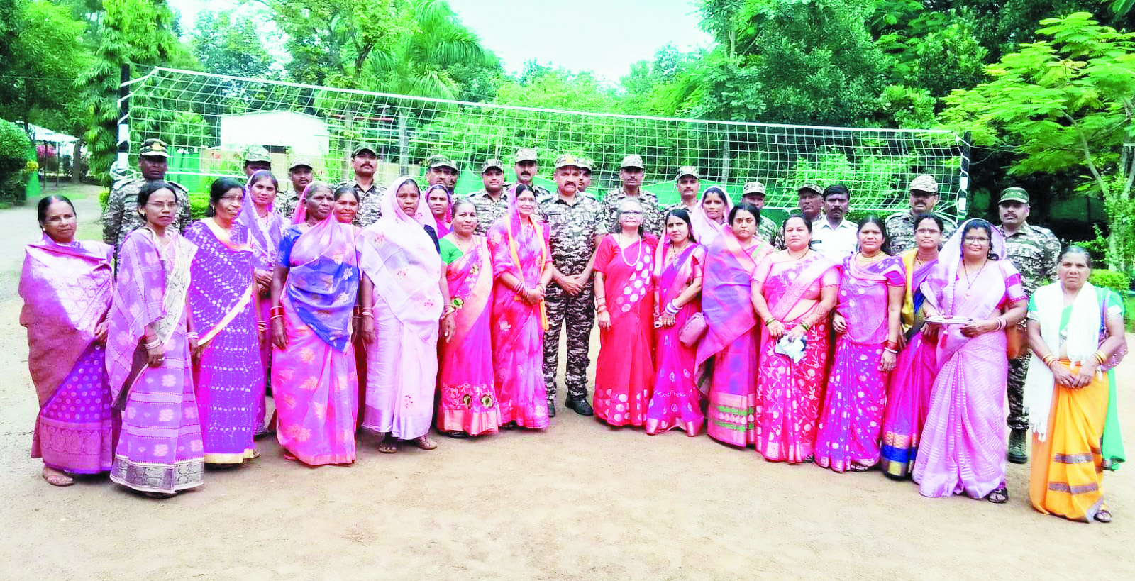 भाजपा महिला मोर्चा की बहनों ने सजाई सुरक्षा जवानों की कलाई