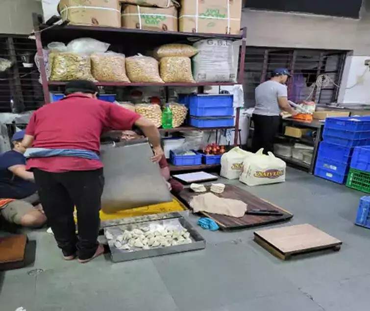 मिलावटी मिठाई का संदेह राजघराना, नैवेद्य मिष्ठान में छापे मिलावटी मिठाई का संदेह राजघराना, नैवेद्य मिष्ठान में छापे