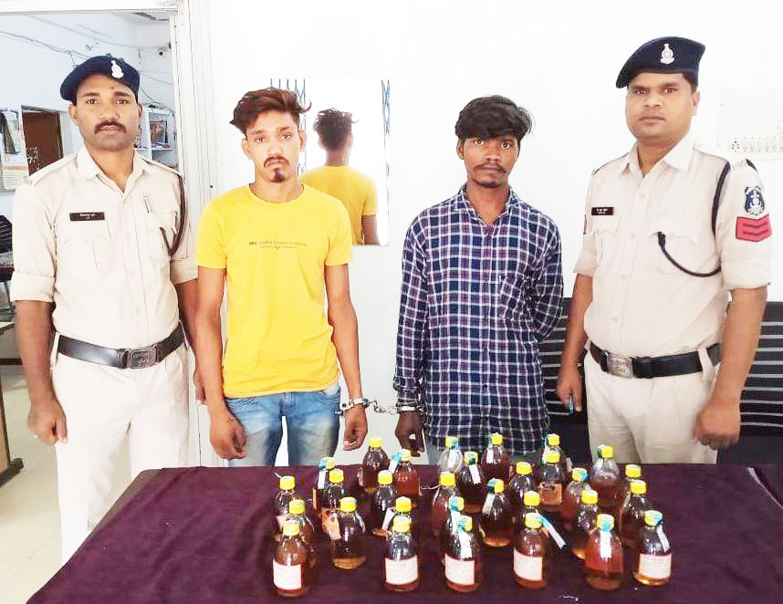 अवैध शराब संग 2 कोचिया गिरफ्तार