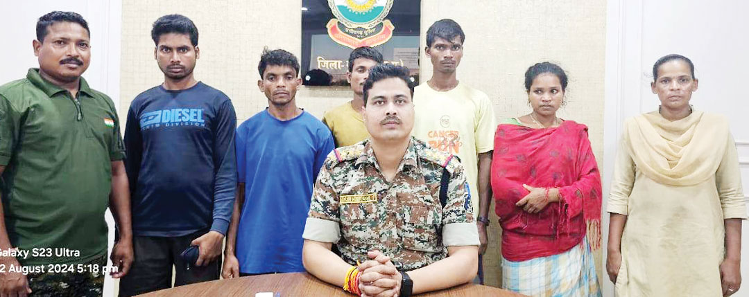 महिला सहित 5 नक्सली विस्फोटक के साथ गिरफ्तार