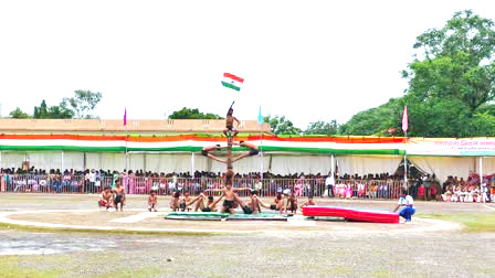स्वतंत्रता दिवस समारोह में मलखंभ, दिव्यांग ने भी दिखाया दम