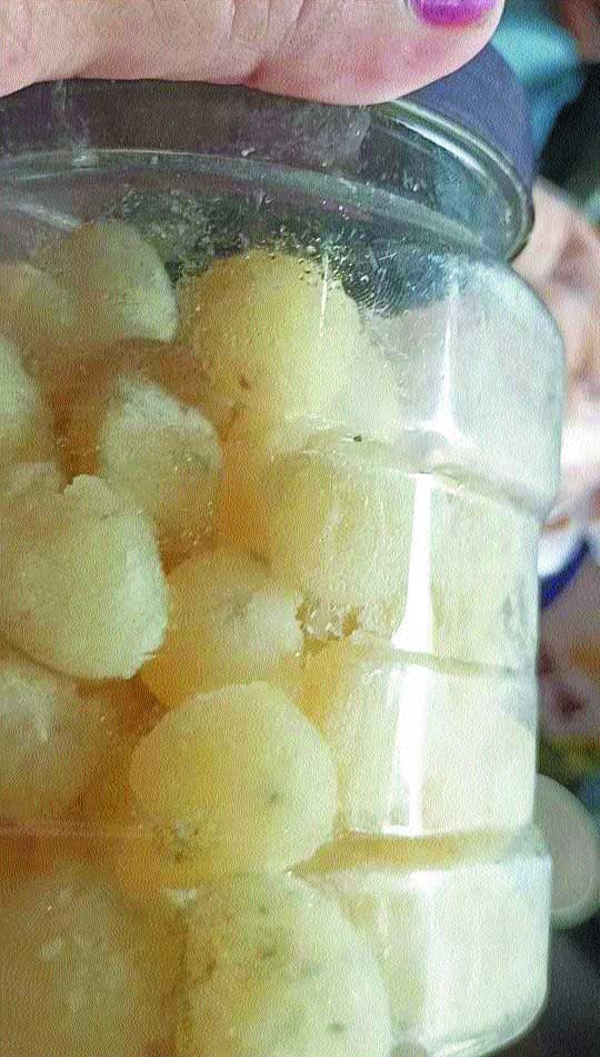 होटलों एवं ढाबों का निरीक्षण 41 सैंपल को भेजा  लैब