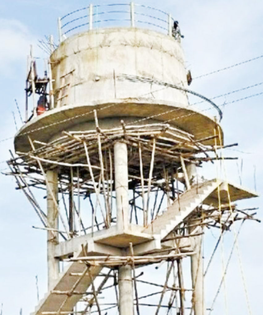 सीएम के आने के पहले खुली पोल, टंकी का पता  नहीं, इधर घर-घर बिछ गया नल का कनेक्शन 