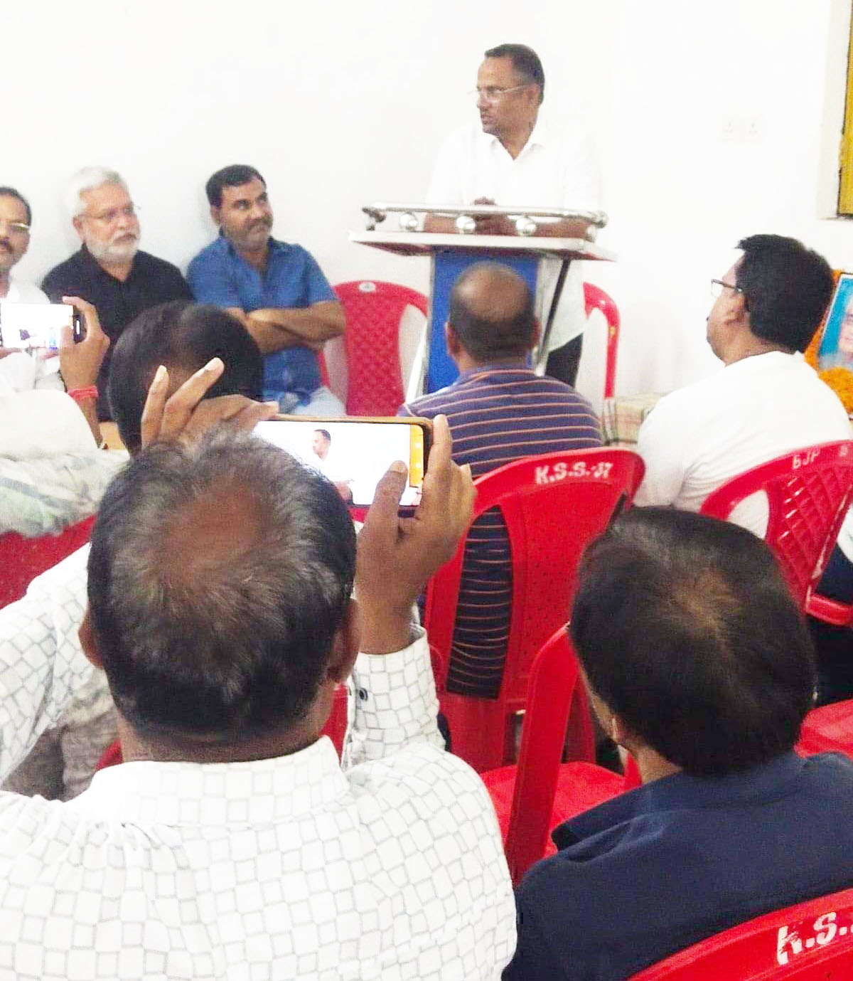 भाजपाईयों ने बाजपेयी की पुण्यतिथि मनाई