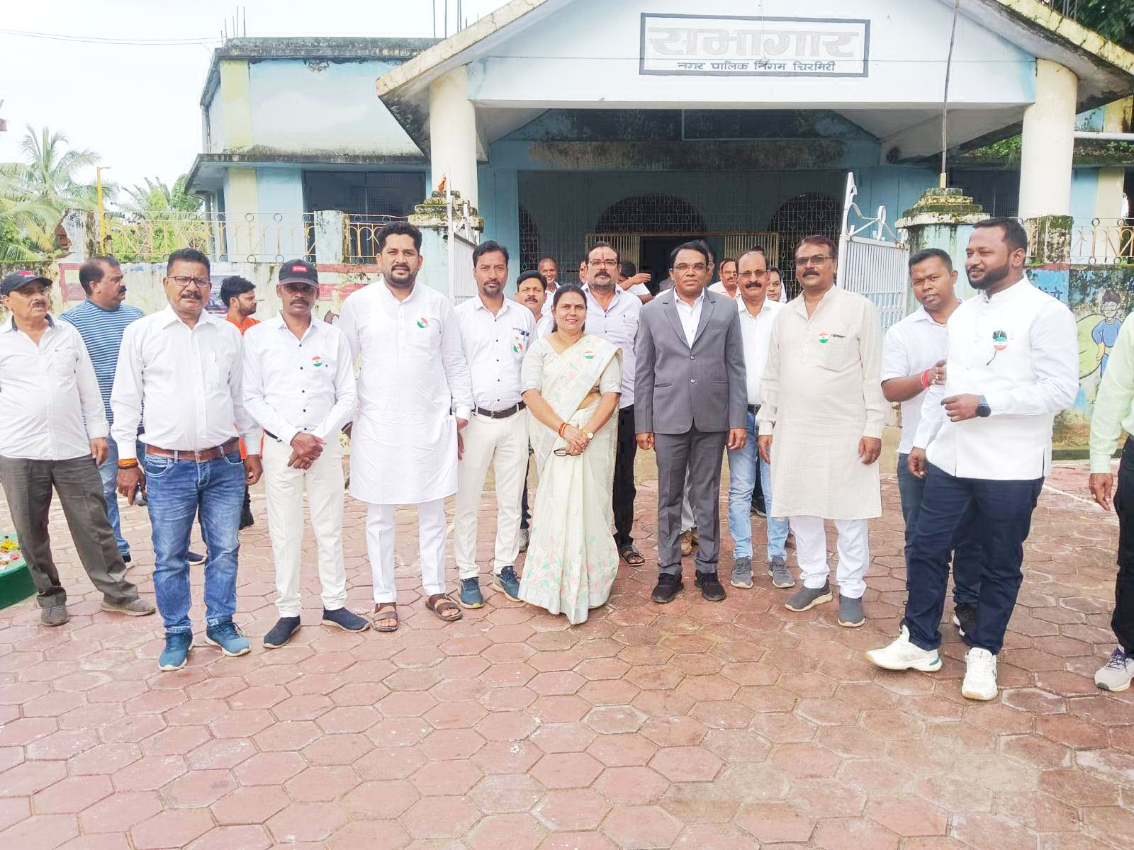 आन-बान, और शान से लहराया तिरंगा