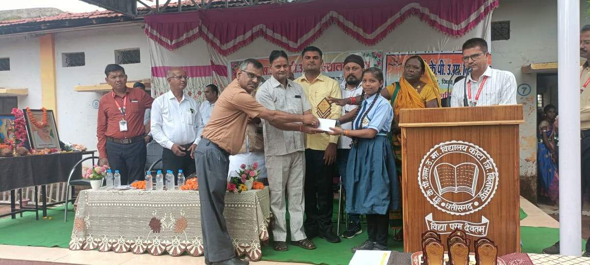 कोटा नपं अध्यक्ष ने किया ध्वजारोहण,  प्रतिभावान छात्र-छात्राओं का सम्मान