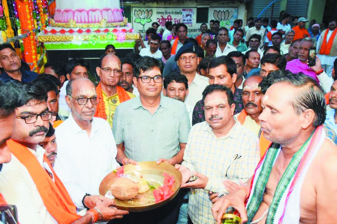 जगन्नाथ मंदिर में अखण्ड नाम यज्ञ में शामिल हुए वित्त मंत्री जगन्नाथ मंदिर में अखण्ड नाम यज्ञ में शामिल हुए वित्त मंत्री