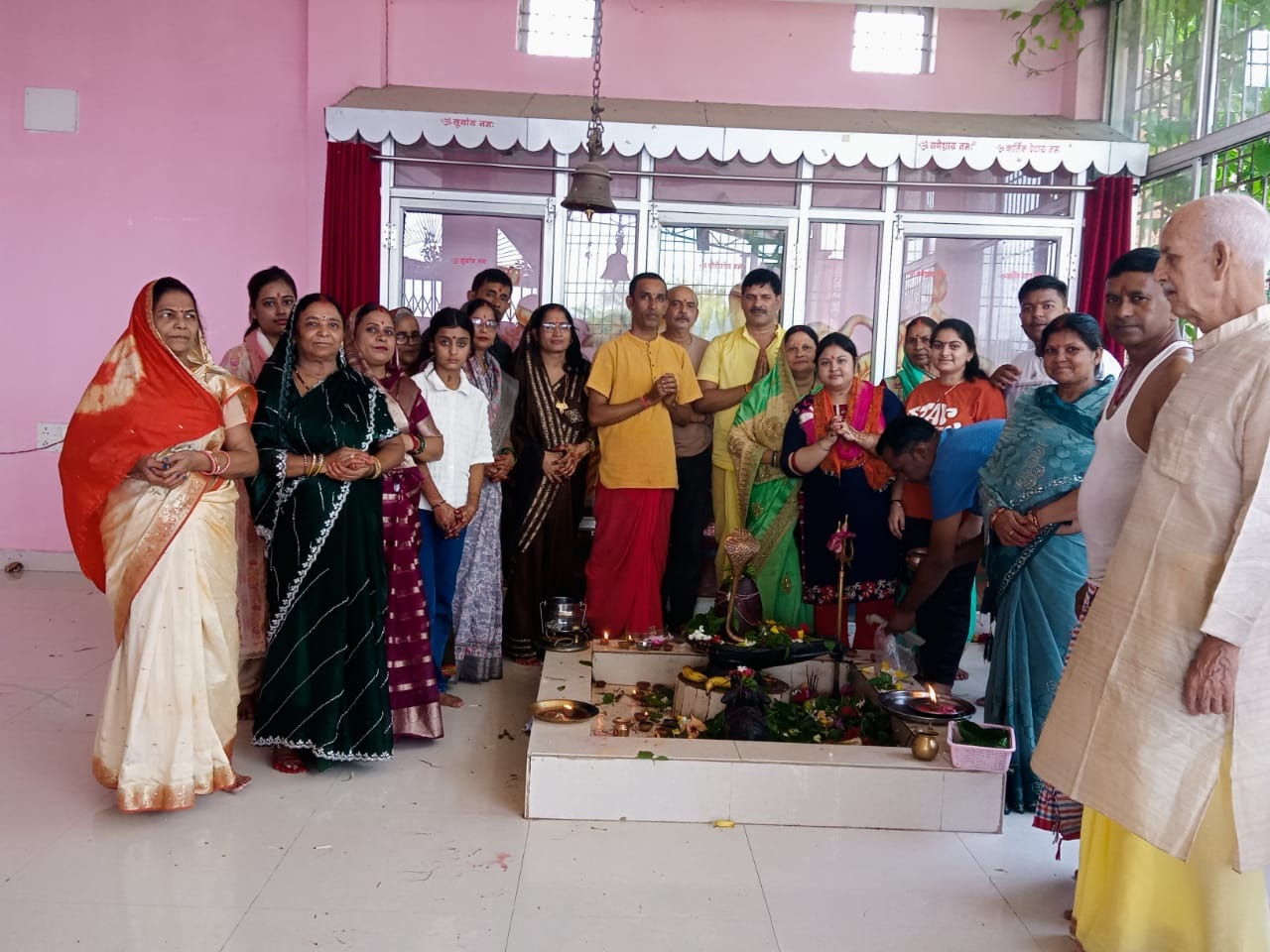 शिवालयों में भक्तों ने किया जलाभिषेक