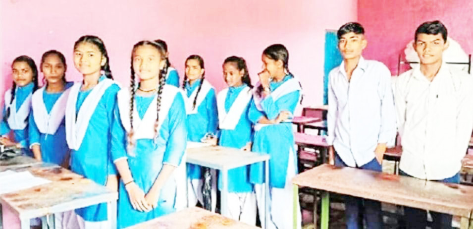 112 छात्र एक शिक्षक के भरोसे 