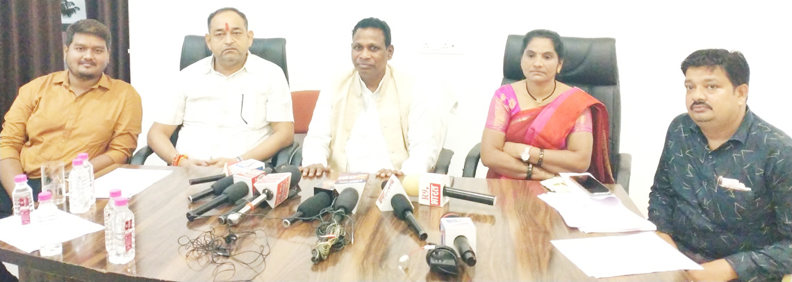 विधायक देवेन्द्र की गिरफ्तारी का विरोध,  कांग्रेस ने बनाई सडक़ की लड़ाई की रणनीति