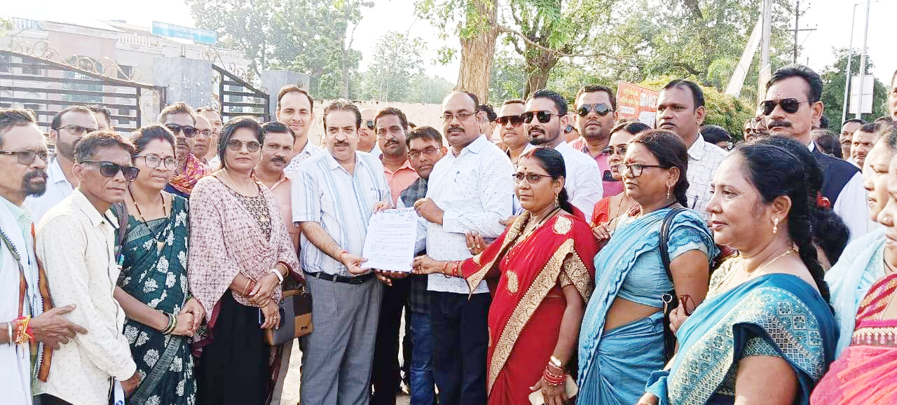 शिक्षक संघर्ष मोर्चा ने सीएम, शिक्षा सचिव के नाम सौंपा ज्ञापन