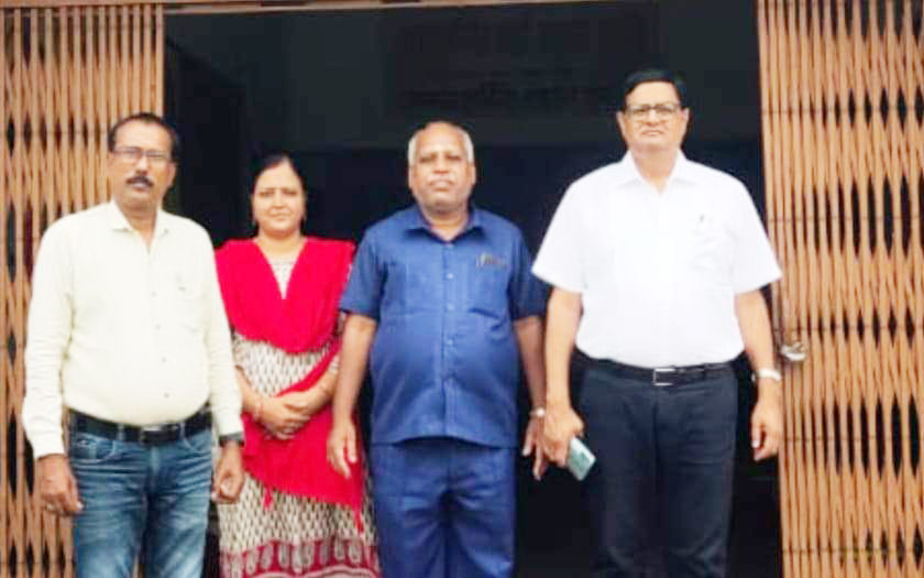 निरीक्षण में कई शिक्षक नदारद, तो एक स्कूल को समय से पहले किया बंद, नोटिस 