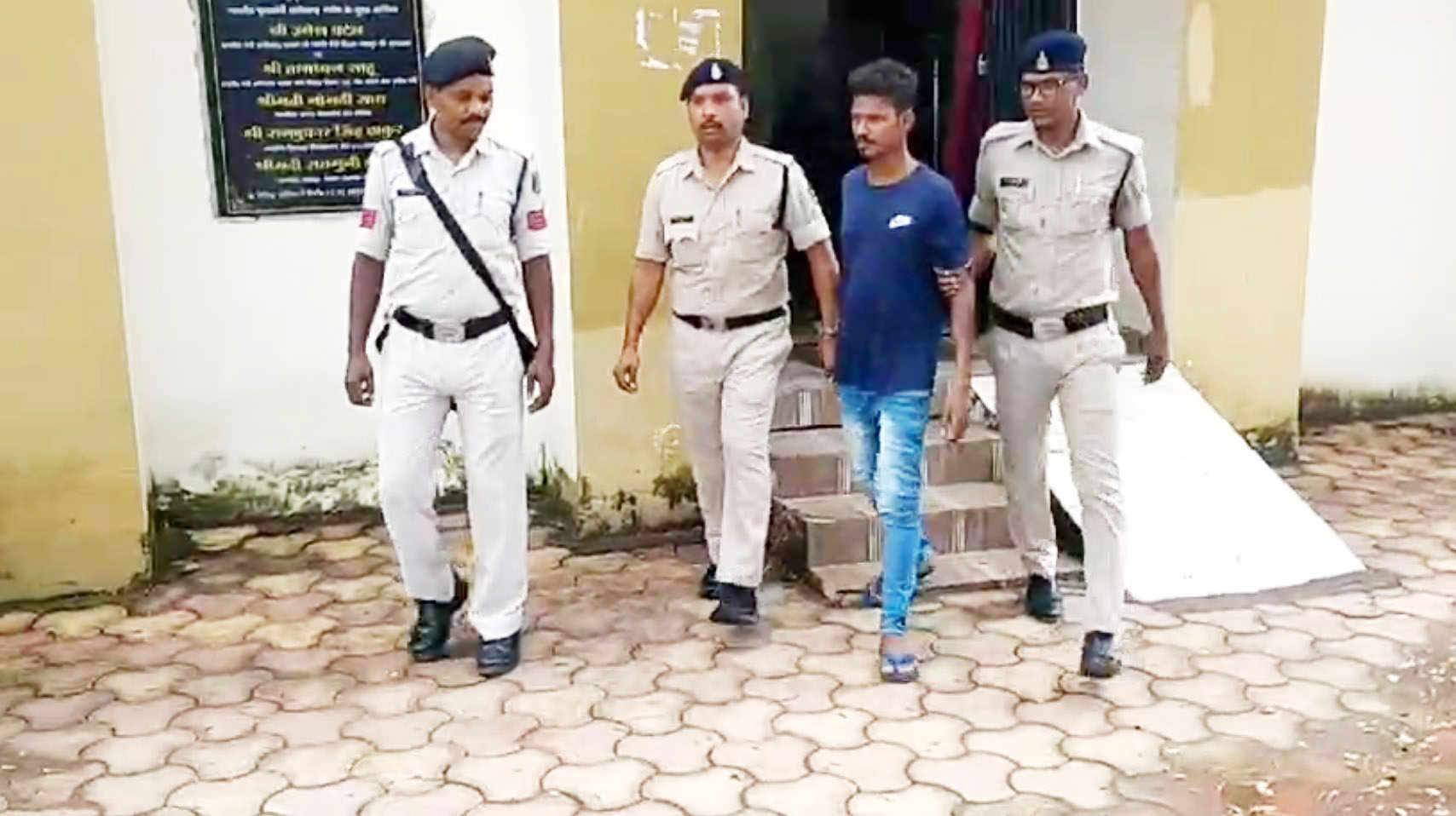 चोरी के 3 आरोपी गोवा से गिरफ्तार