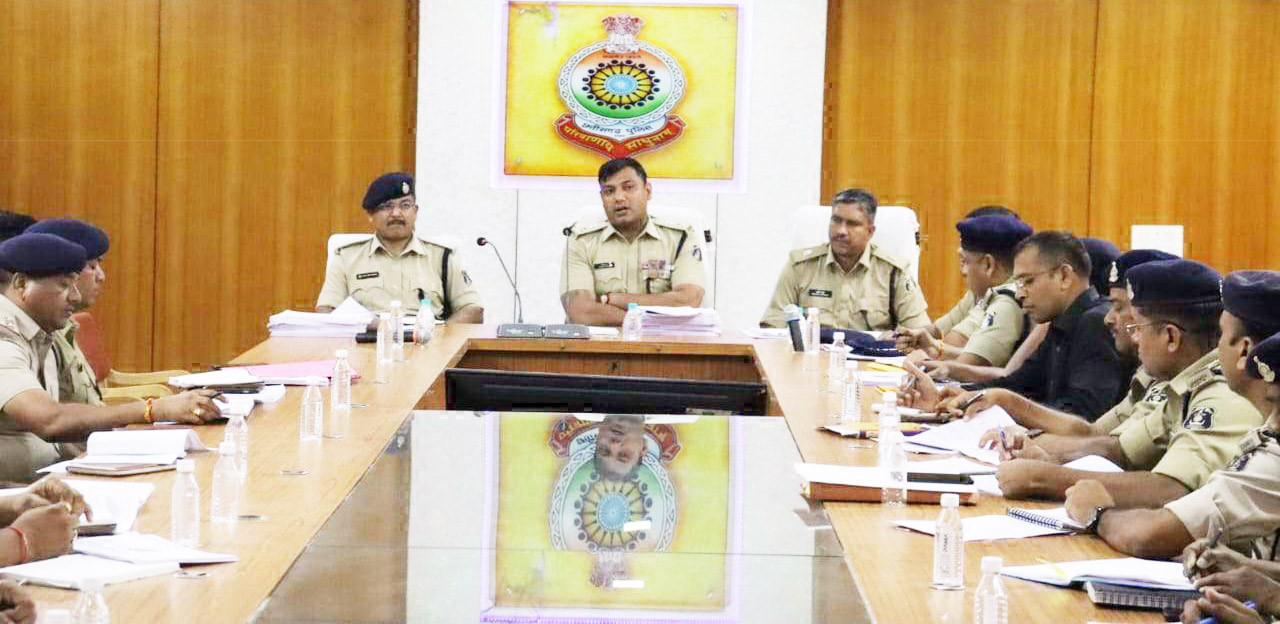 संदिग्ध लोगों की पहचान कर करें सूची में शामिल संदिग्ध लोगों की पहचान कर करें सूची में शामिल