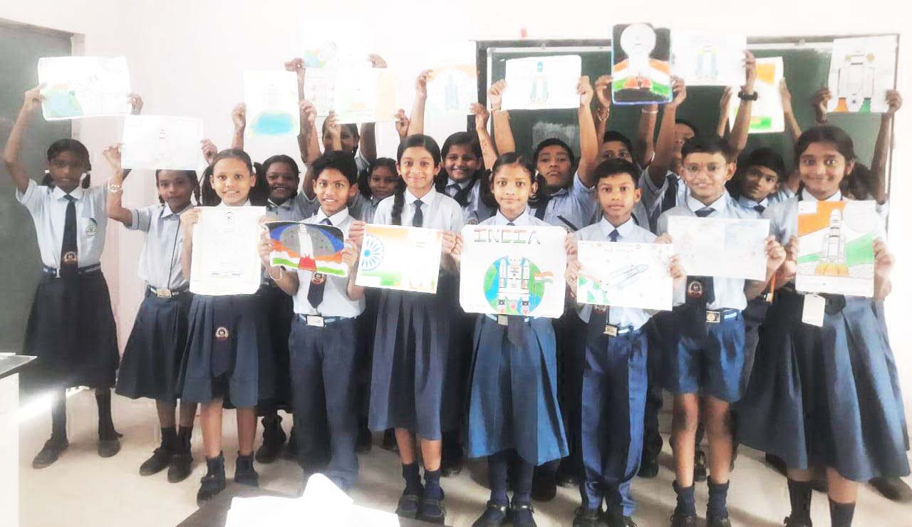 आत्मानंद उत्कृष्ट विद्यालय में राष्ट्रीय अंतरिक्ष दिवस पर कई कार्यक्रम