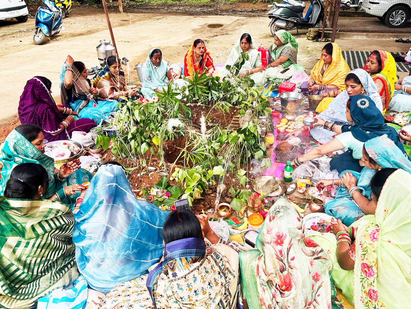 संतान की दीर्घायु के लिए माताओं ने रखा हलषष्ठी व्रत 