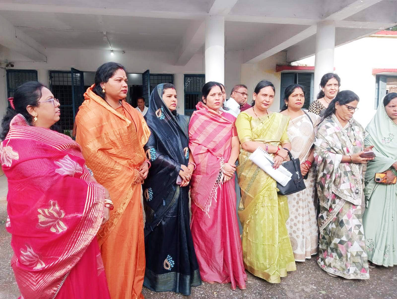 कांग्रेस की जाँच टीम पहुंची पुसौर, नहीं मिलने दिया पीडि़ता से