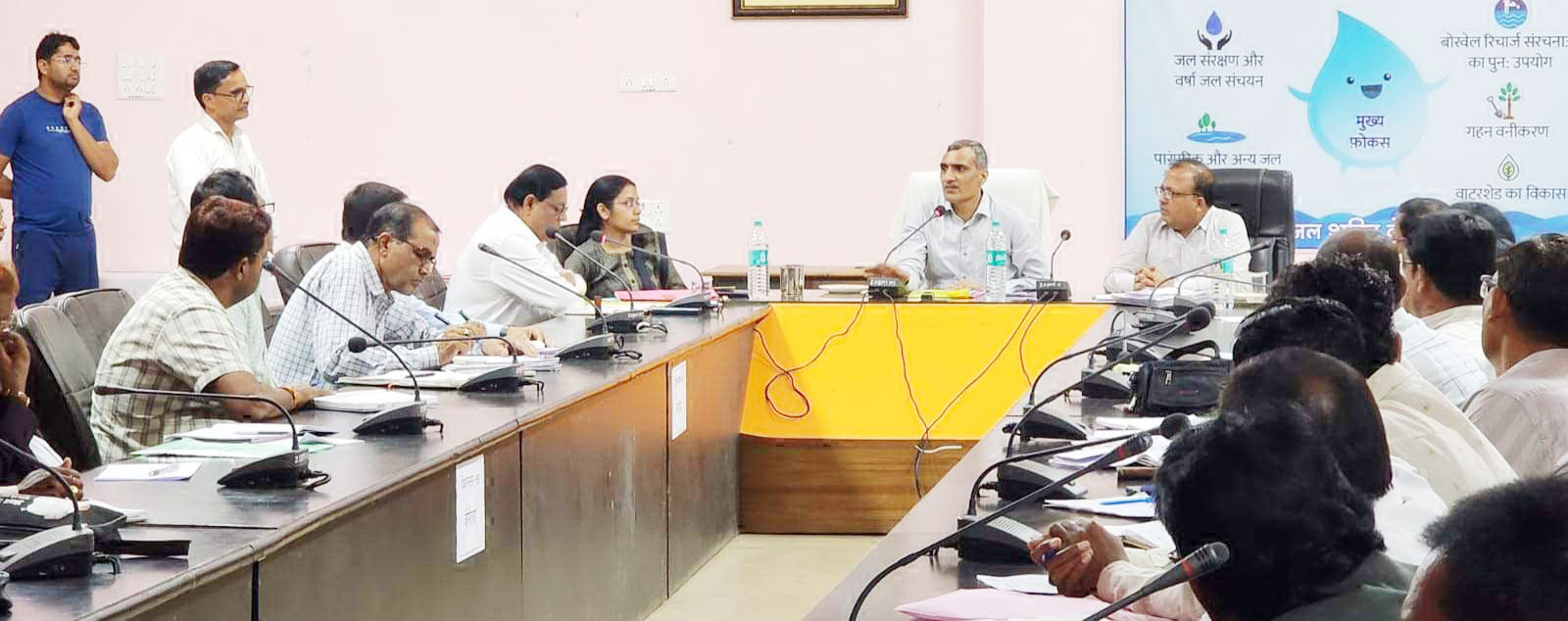 खराब प्रगति वाले पंचायत प्रभारियों को विजिट कर जवाब प्रस्तुत करने कहा