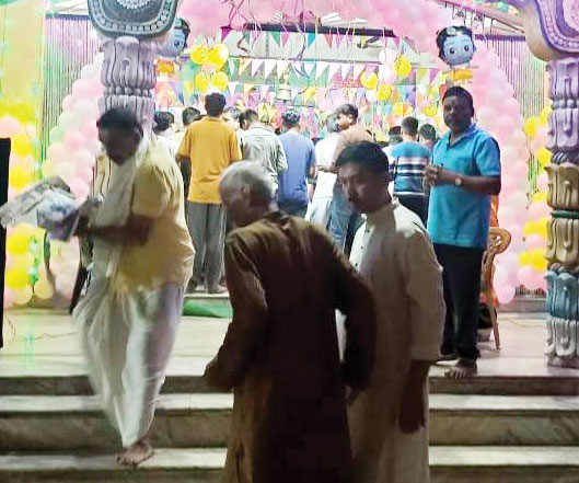 कृष्ण जन्माष्टमी की धूम, मंदिरों में उमड़े भक्त