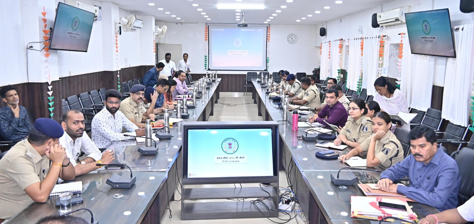 कानून व्यवस्था पर एसपी-सीईओ ने ली बैठक