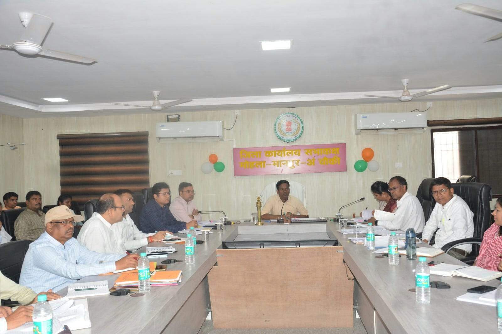 मोतीपुर स्कूल में साइकिल स्टैंड की मांग, कलेक्टर ने सुनी लोगों की समस्याएं