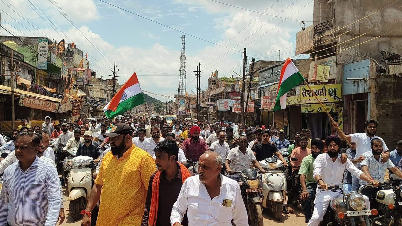 व्यापारी संघ संग संस्थाओं ने निकाली बाइक रैली व्यापारी संघ संग संस्थाओं ने निकाली बाइक रैली
