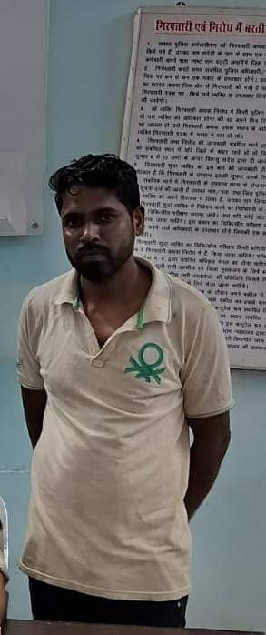 चोरी का फरार आरोपी गिरफ्तार, सोने के 17 पदक बरामद चोरी का फरार आरोपी गिरफ्तार, सोने के 17 पदक बरामद