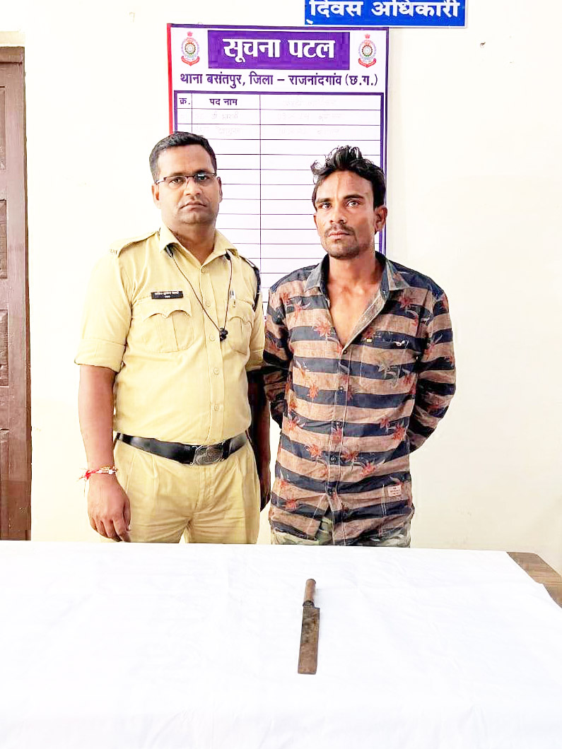चाकू लेकर लोगों को डराने वाला आरोपी गिरफ्तार चाकू लेकर लोगों को डराने वाला आरोपी गिरफ्तार