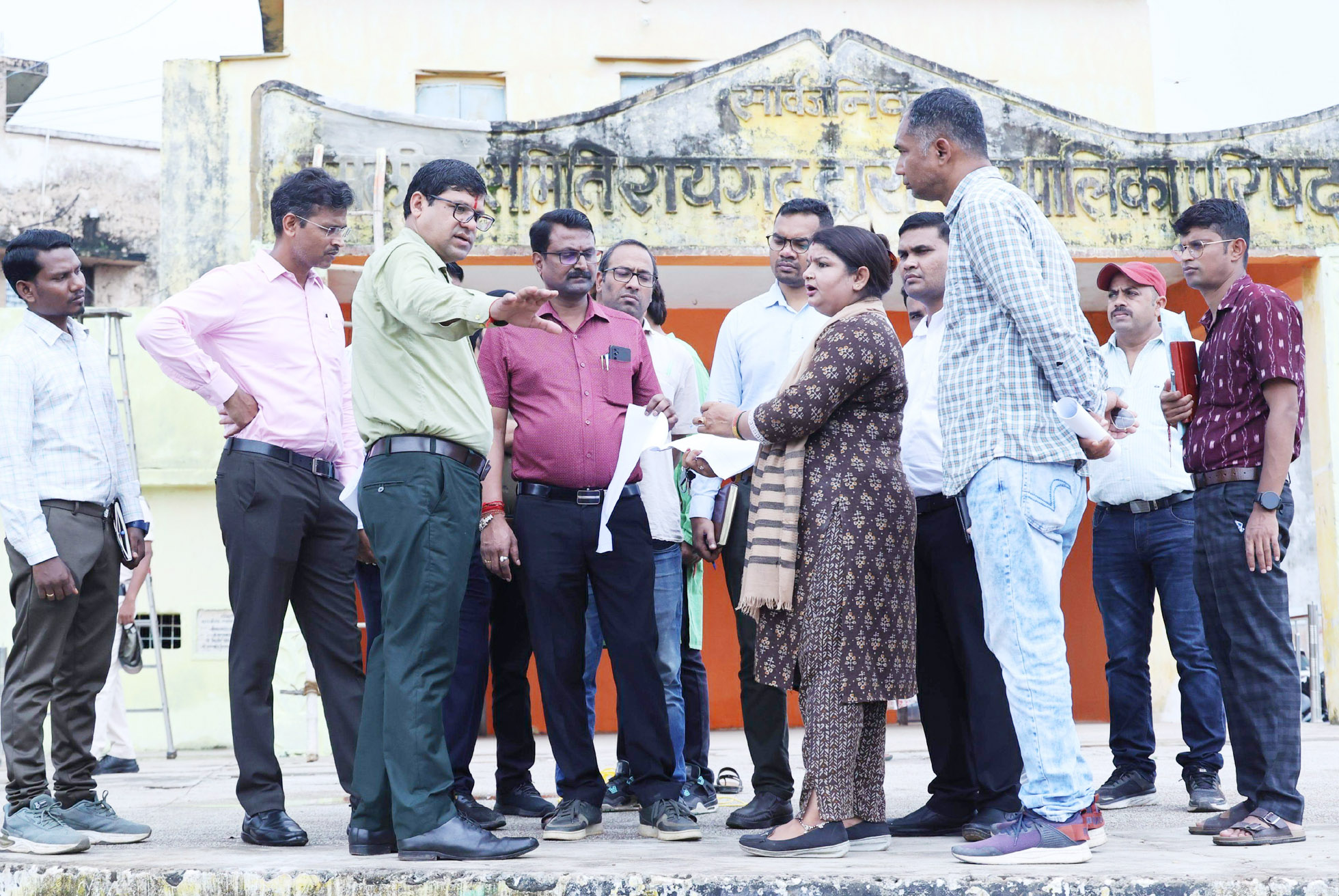 चक्रधर समारोह के लिए रामलीला मैदान में तैयारियां शुरू