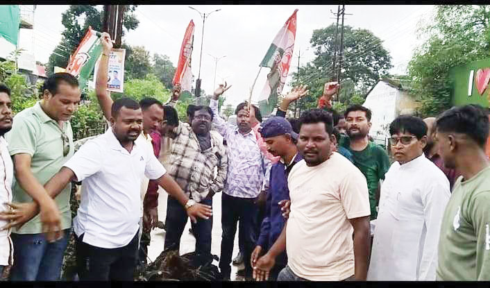 कांग्रेसियों ने किया पुतला दहन कांग्रेसियों ने किया पुतला दहन