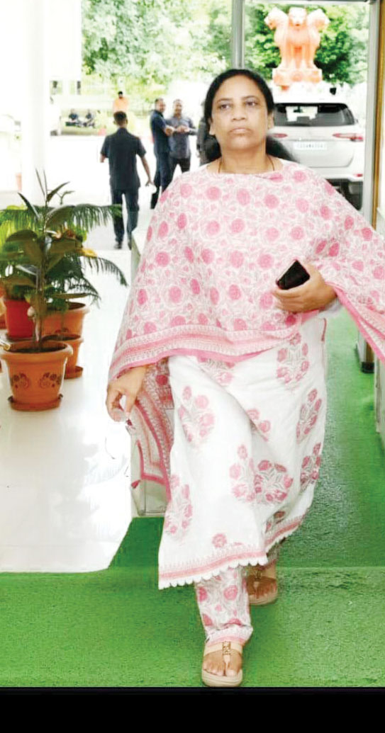 विधायक लता उसेंडी के प्रयासों से उत्कृष्ट खिलाडिय़ों को पुन: मिलेगा सम्मान विधायक लता उसेंडी के प्रयासों से उत्कृष्ट खिलाडिय़ों को पुन: मिलेगा सम्मान