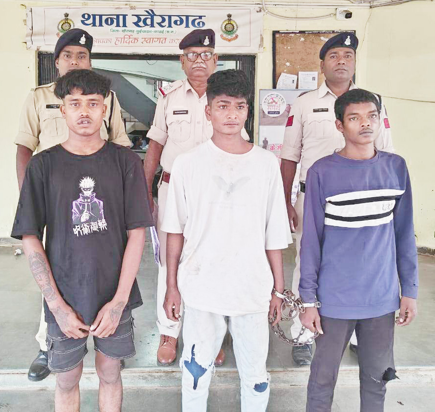दही लूट के दौरान चाकू से हमला, 3 गिरफ्तार
