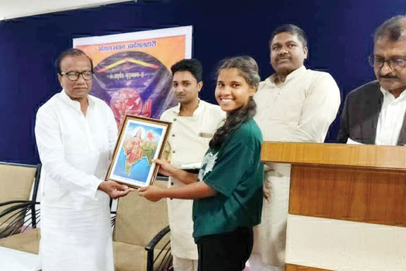 संस्कार सेवा समिति ने किया खिलाडिय़ों का सम्मान संस्कार सेवा समिति ने किया खिलाडिय़ों का सम्मान