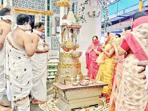 पर्युषण पर्व पर साध्वी संघमित्रा ने 14 दिव्य सपनों का अर्थ समझाया पर्युषण पर्व पर साध्वी संघमित्रा ने 14 दिव्य सपनों का अर्थ समझाया