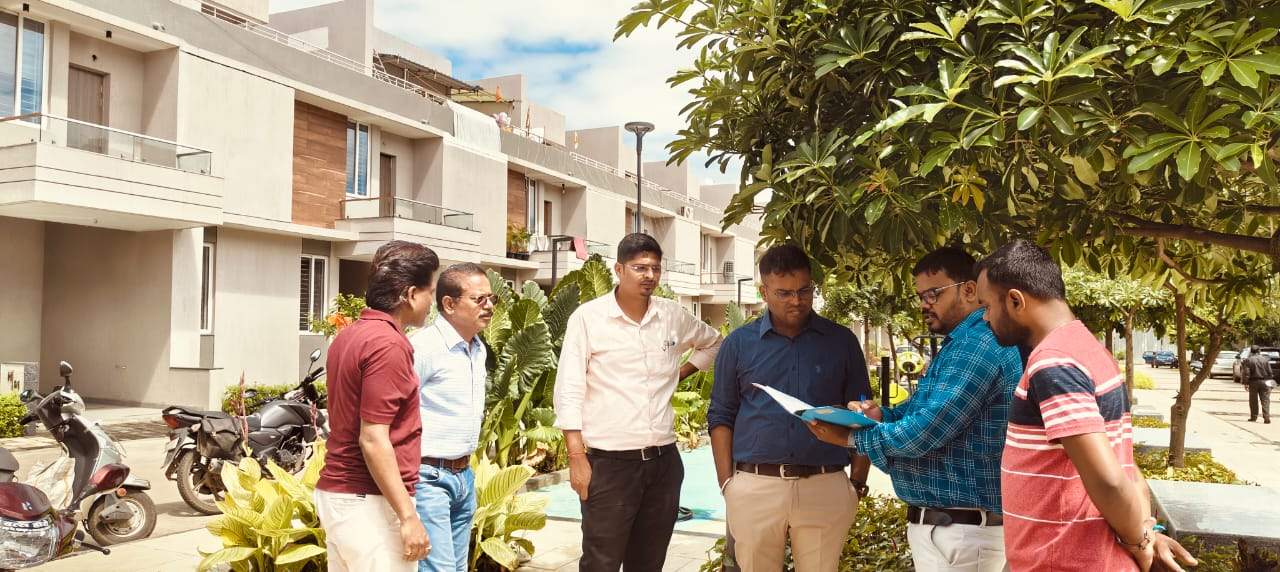 आयुक्त ने किया कालोनी इलाकों का निरीक्षण
