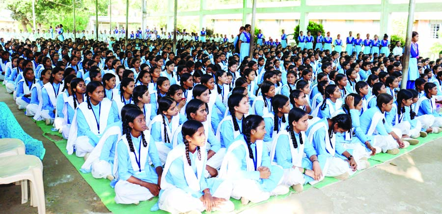 कन्या उमावि में जागरूकता शिविर