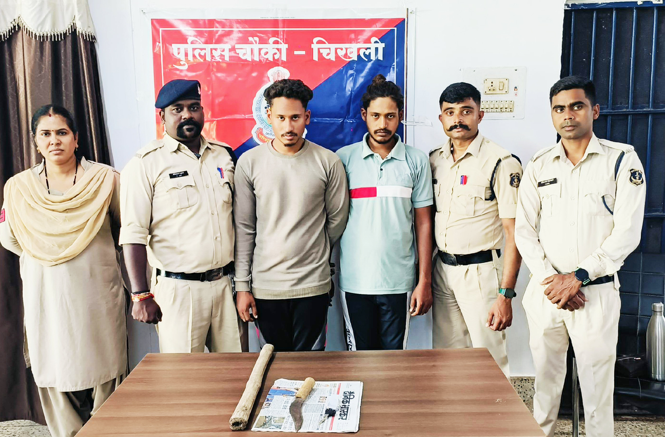शराब पीने मांगे पैसे, दो गिरफ्तार