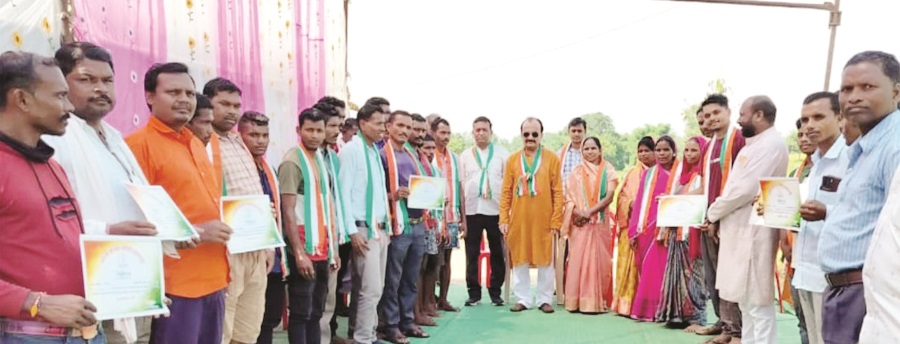 युवाओं ने किया कांग्रेस प्रवेश, संगठन को मजबूत करने चर्चा