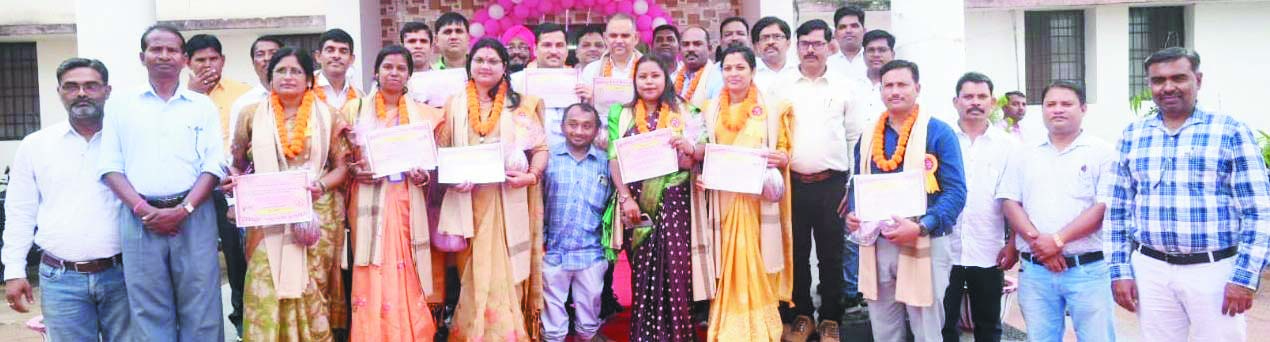 शिक्षक दिवस पर गुरूजनों का सम्मान