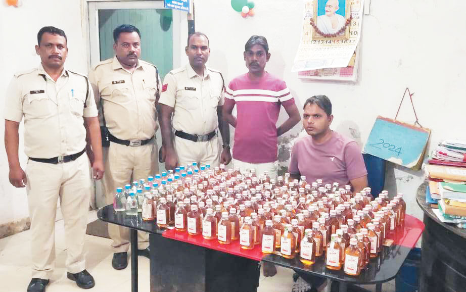 अवैध शराब संग आरोपी गिरफ्तार अवैध शराब संग आरोपी गिरफ्तार