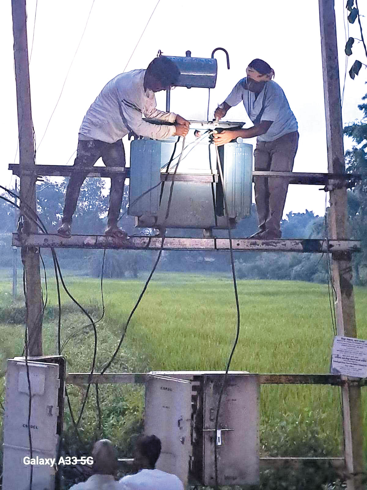सीएम कैंप कार्यालय की पहल, 24 घंटे में बदले गए पुराने ट्रांसफार्मर, ग्रामीणों में खुशी