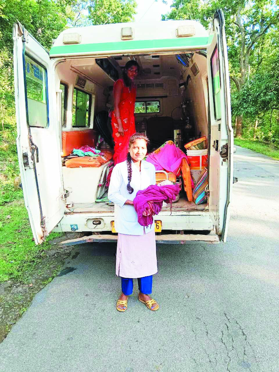 108 एम्बुलेंस में ही गूंजी खुशियों की किलकारी