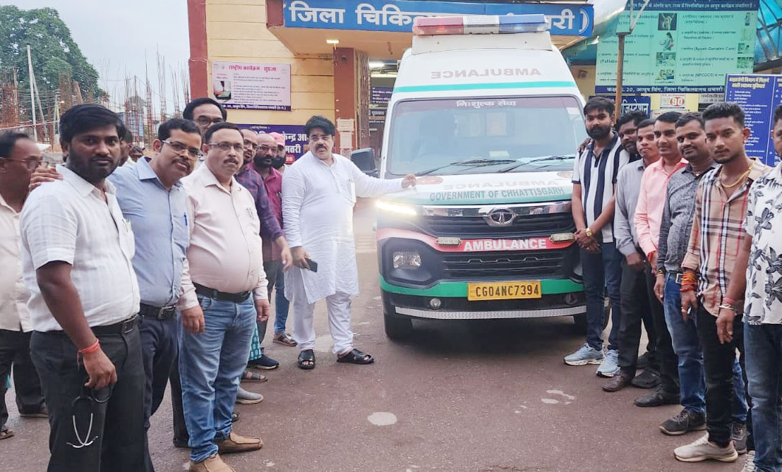 स्वास्थ्य मंत्री की घोषणा के 24 घंटे में एंबुलेंस पहुंची धमतरी