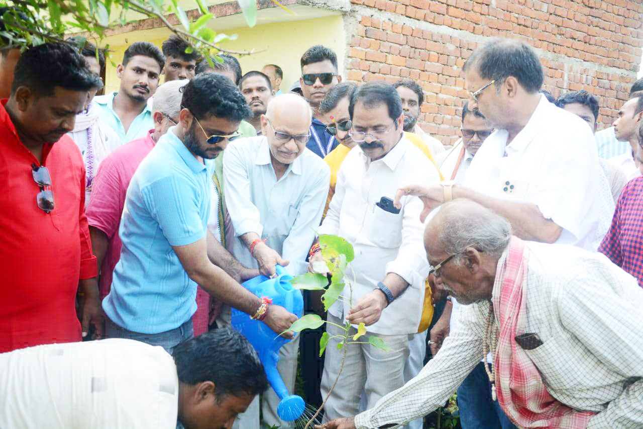 एक पौधा पेड़ बनकर कई लोगों को ऑक्सीजन देता है-इंद्र साव
