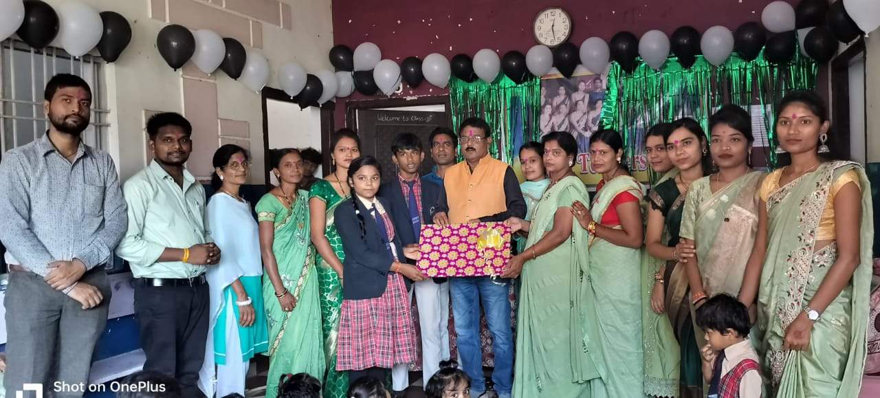 शिक्षकों का सम्मान