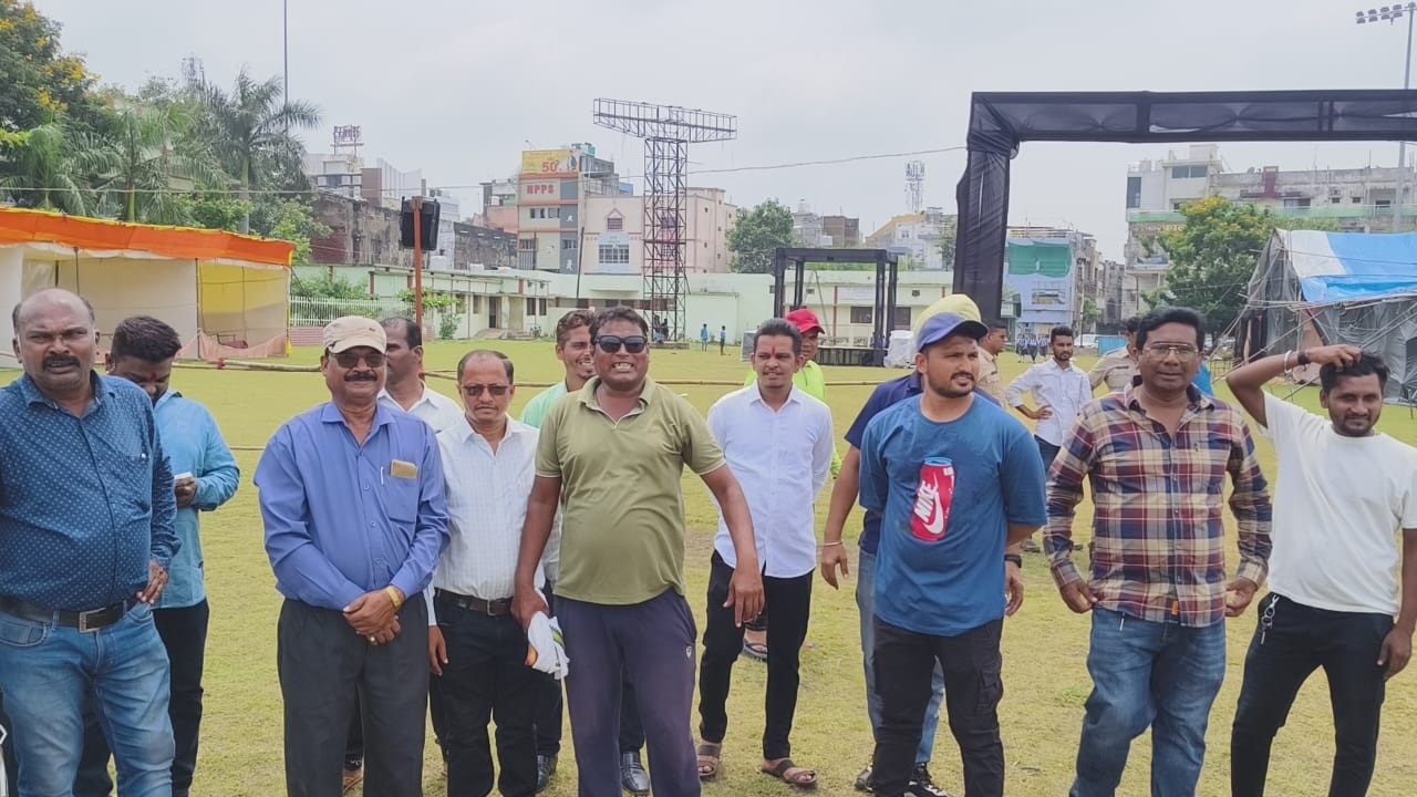 खेल मैदानों के व्यवसायिक उपयोग पर खिलाड़ी नाराज