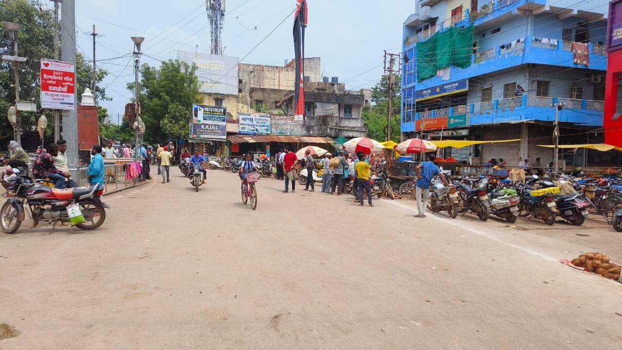 जयस्तंभ चौक से हटाए  गए पसरा कारोबारी