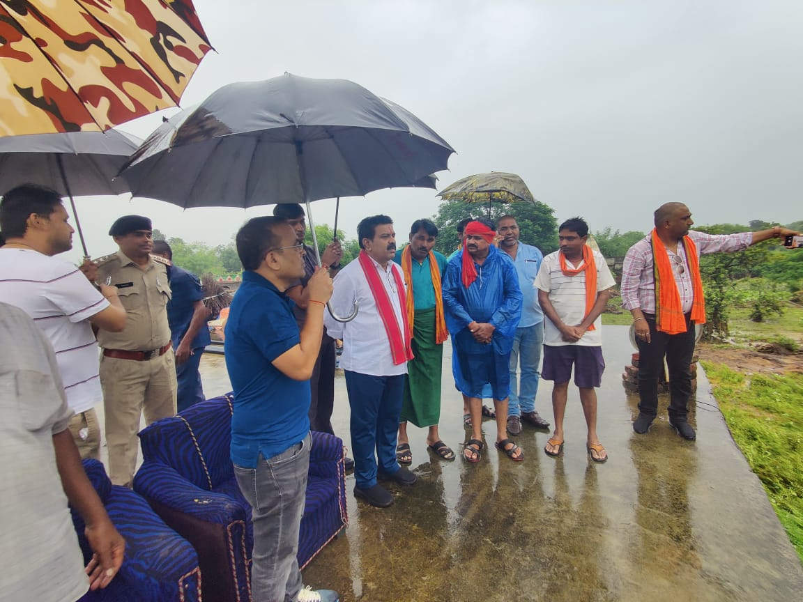 डिप्टी सीएम शर्मा ने बाढ़ प्रभावित इलाकों का किया निरीक्षण डिप्टी सीएम शर्मा ने बाढ़ प्रभावित इलाकों का किया निरीक्षण